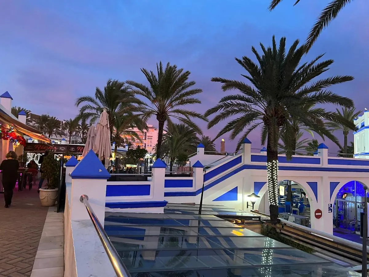 On The Beach - Penthouse On The Mediterranean Estepona 0*,  España